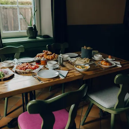 Bed & Breakfast Waldhaus Rudolfshoehe 3*